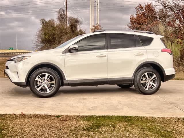 Thumbnail: 2018 Toyota RAV4 - 4