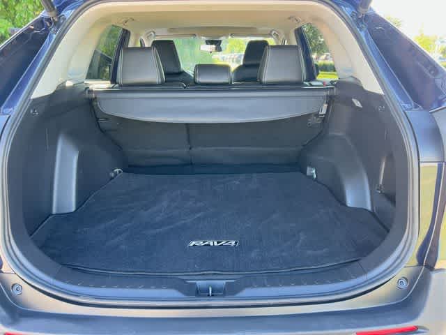 Thumbnail: 2019 Toyota RAV4 - 20