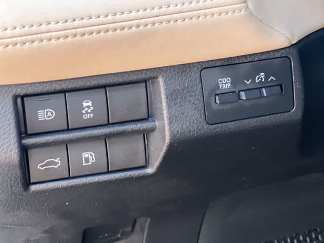 Thumbnail: 2022 Toyota Avalon - 29