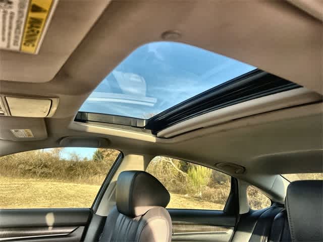 Thumbnail: 2022 Honda Accord - 32