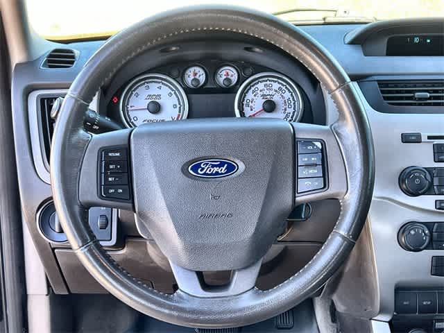 Thumbnail: 2009 Ford Focus - 17