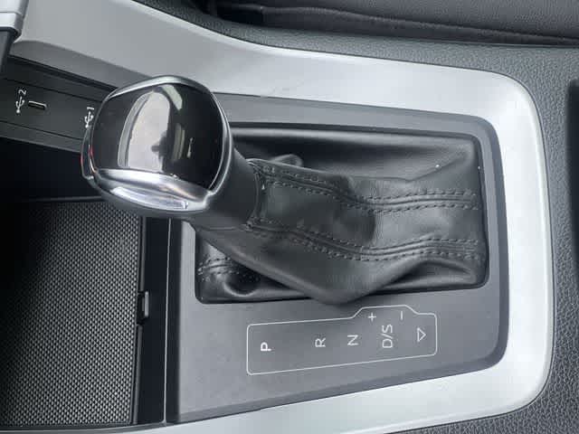 Thumbnail: 2020 Audi Q3 - 16