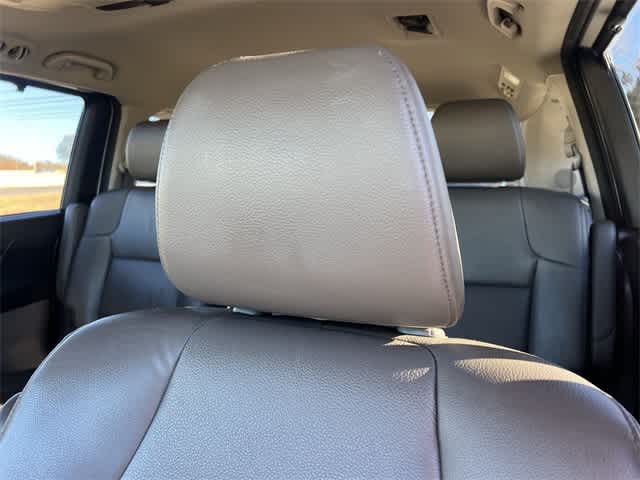 Thumbnail: 2015 Honda Odyssey - 25