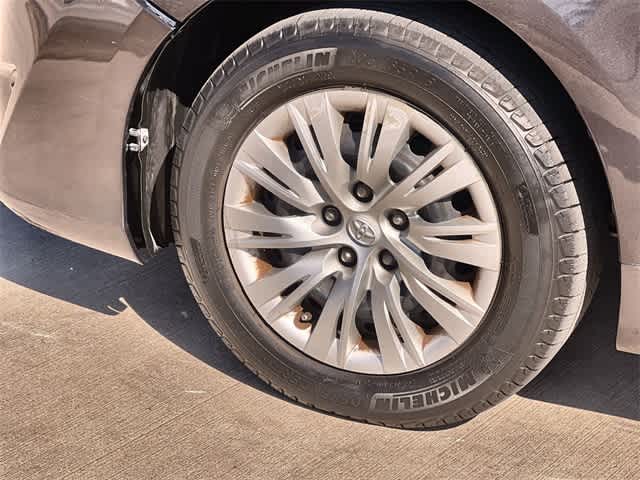 Thumbnail: 2012 Toyota Camry - 9