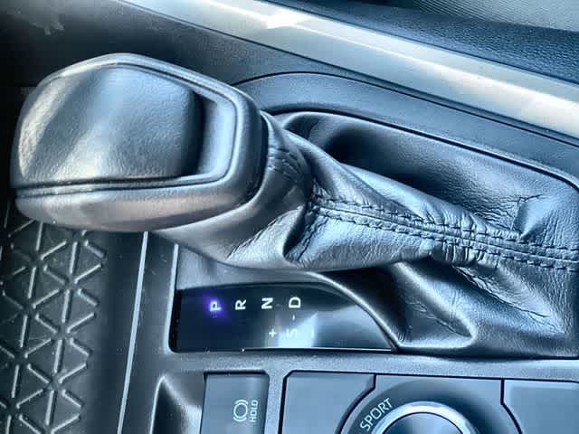 Thumbnail: 2022 Toyota RAV4 - 16