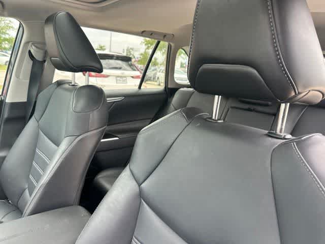 Thumbnail: 2021 Toyota RAV4 - 6