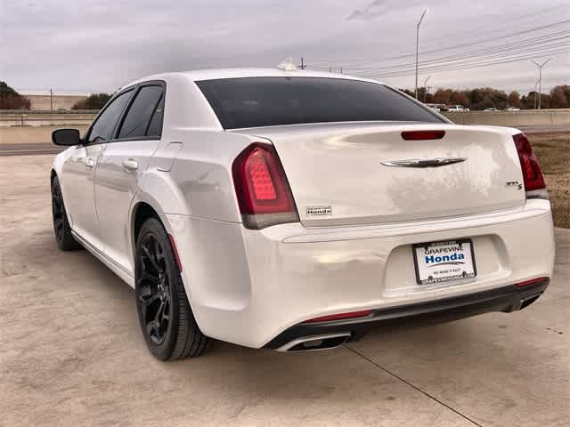 Thumbnail: 2018 Chrysler 300 - 5