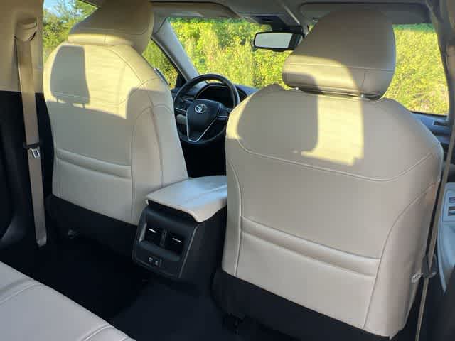 Thumbnail: 2022 Toyota Avalon - 13