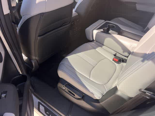 Thumbnail: 2025 Honda Pilot - 32