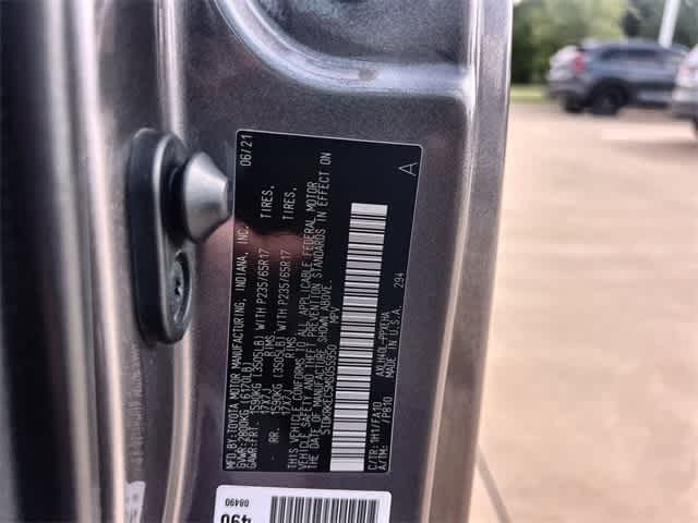 Thumbnail: 2021 Toyota Sienna - 22