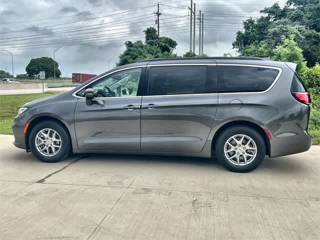 2021 Chrysler Pacifica Touring 4