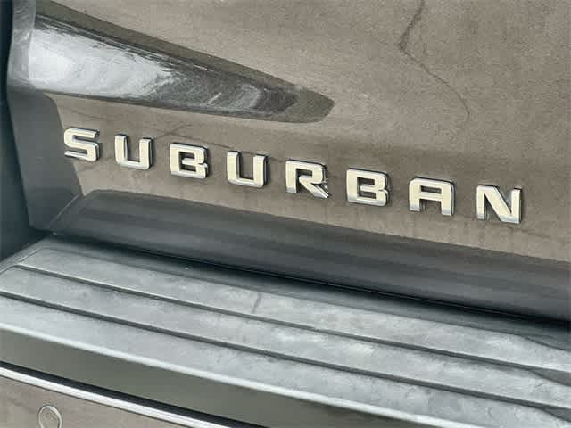 2016 Chevrolet Suburban LT 11