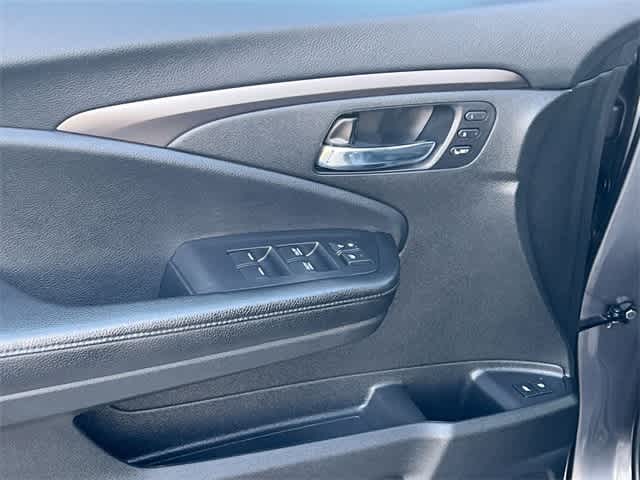 Thumbnail: 2019 Honda Pilot - 30