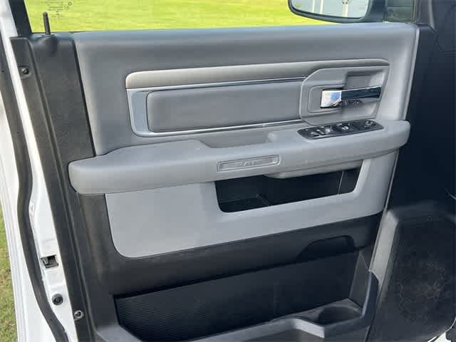 2020 RAM 1500 Classic SLT 29