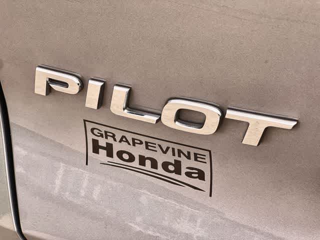 Thumbnail: 2018 Honda Pilot - 8