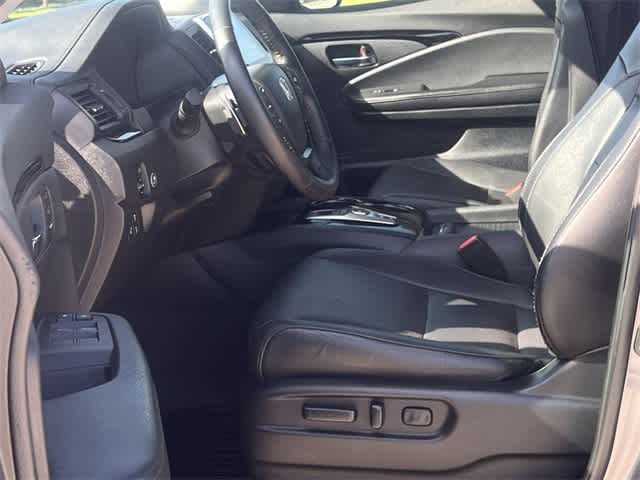Thumbnail: 2017 Honda Pilot - 3