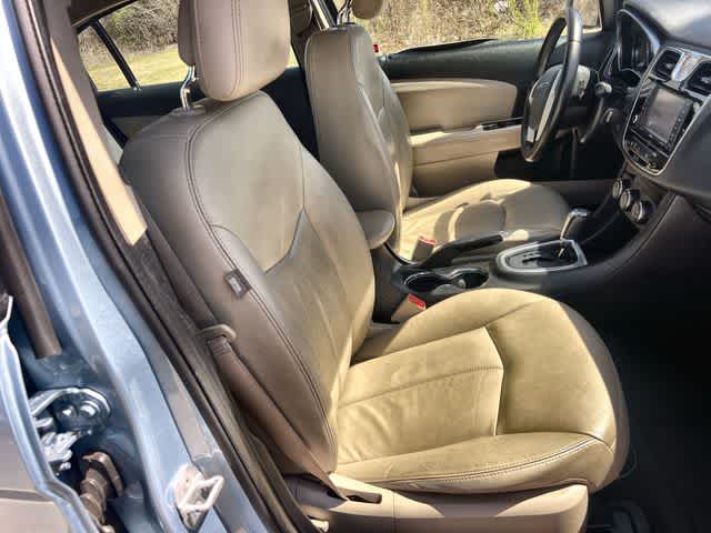 Thumbnail: 2012 Chrysler 200 - 12