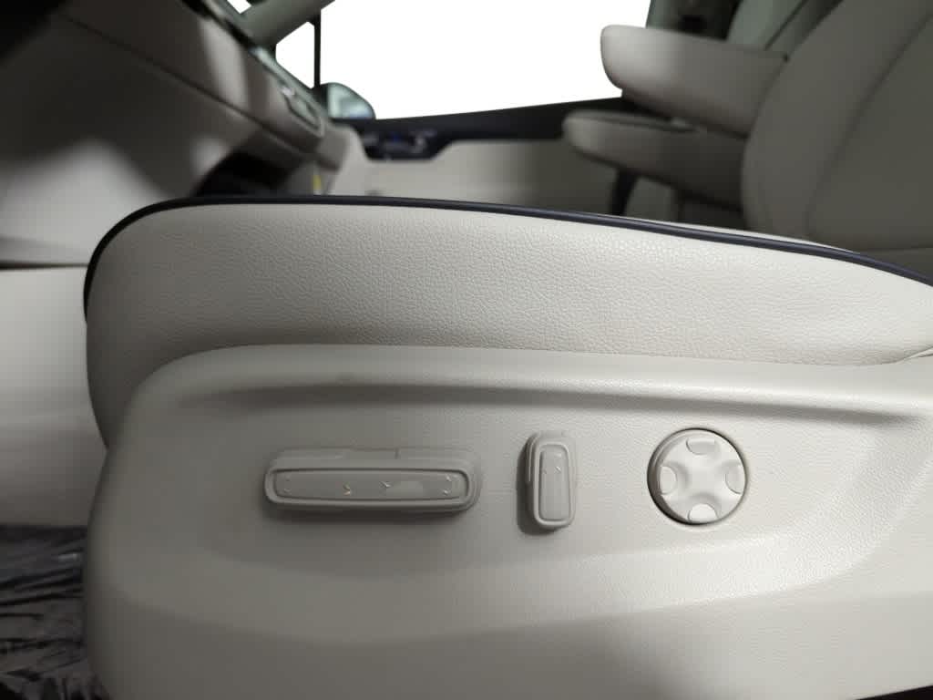 Thumbnail: 2026 Honda Odyssey - 15