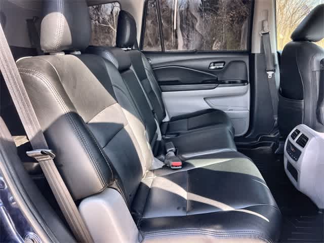 Thumbnail: 2019 Honda Pilot - 14