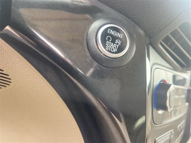 2017 Ford Escape Titanium 28