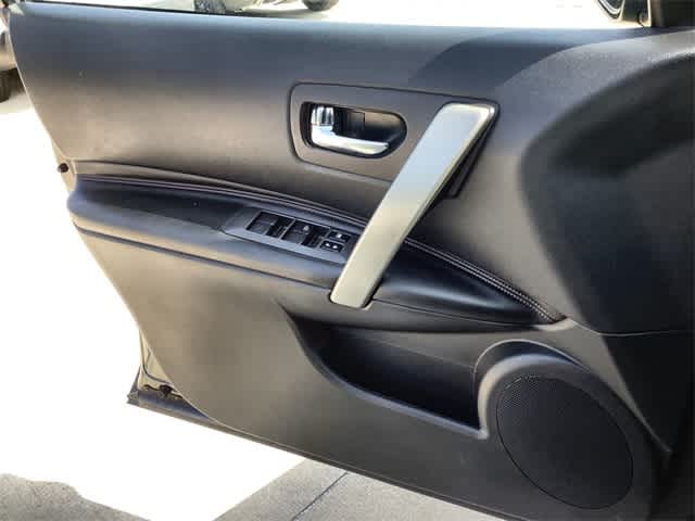 Thumbnail: 2013 Nissan Rogue - 30