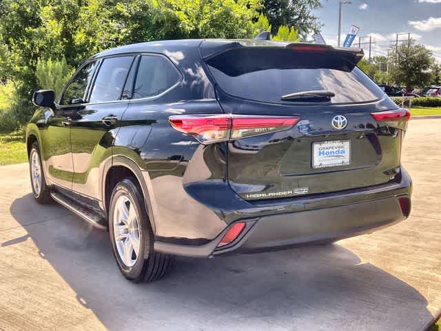 Thumbnail: 2022 Toyota Highlander - 5