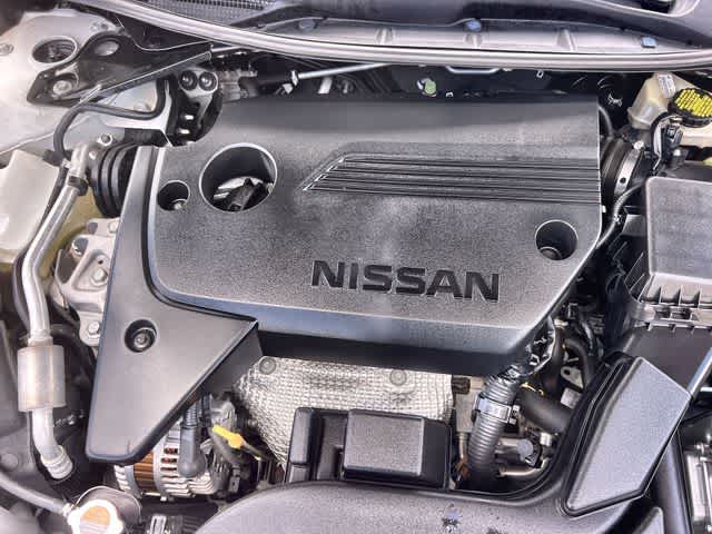 Thumbnail: 2016 Nissan Altima - 10