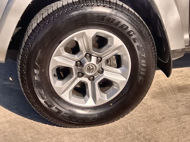 Thumbnail: 2022 Toyota 4Runner - 9