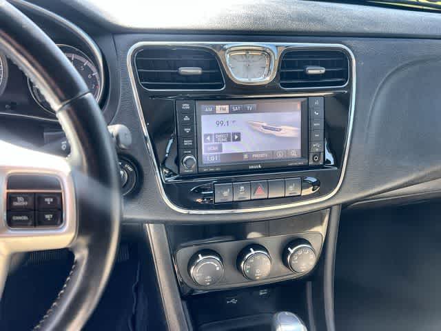 Thumbnail: 2012 Chrysler 200 - 18