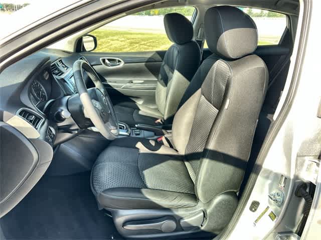 Thumbnail: 2016 Nissan Sentra - 11