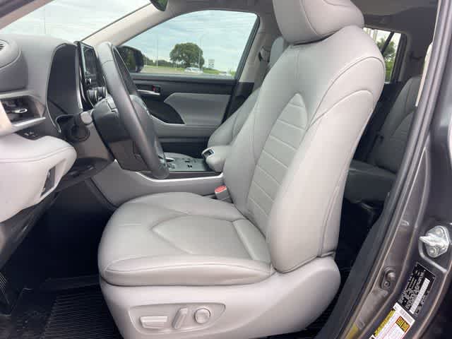 Thumbnail: 2024 Toyota Highlander - 11