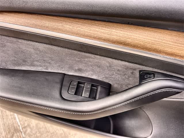 Thumbnail: 2022 Tesla Model 3 - 29