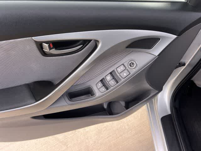 Thumbnail: 2013 Hyundai Elantra - 28