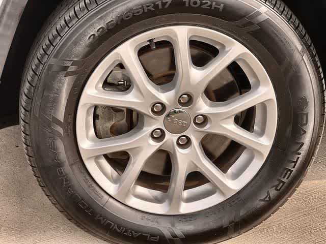 Thumbnail: 2017 Jeep Cherokee - 9