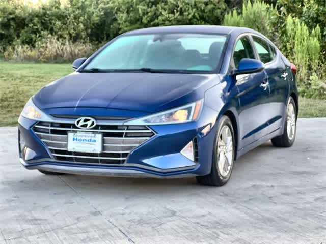 2019 Hyundai Elantra SEL photo 2