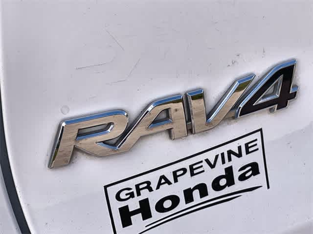 Thumbnail: 2021 Toyota RAV4 - 8