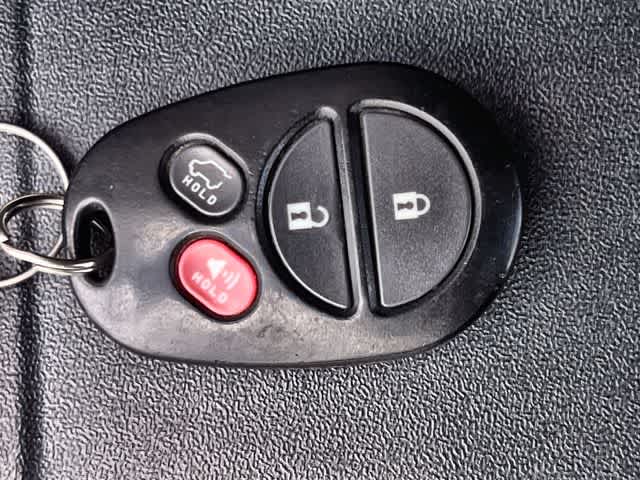 Thumbnail: 2012 Toyota Highlander - 20