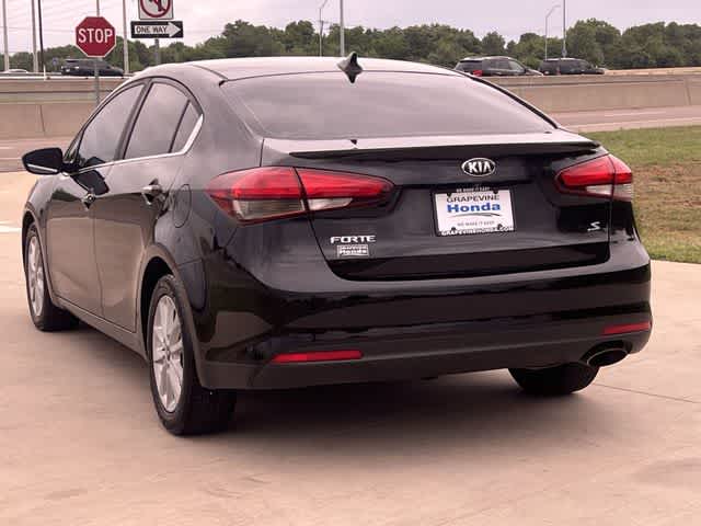 Thumbnail: 2017 Kia Forte - 5