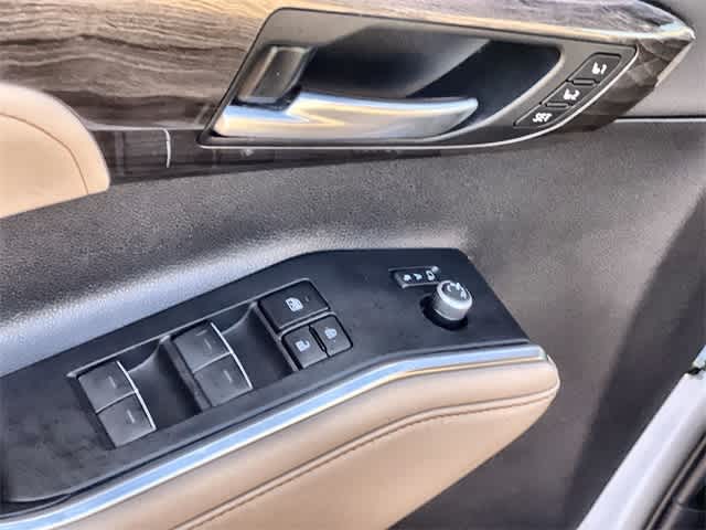 Thumbnail: 2023 Toyota Highlander - 30