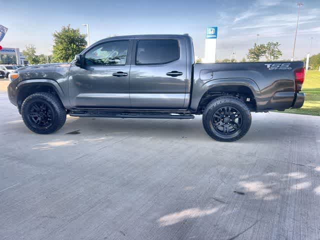 Thumbnail: 2018 Toyota Tacoma - 3