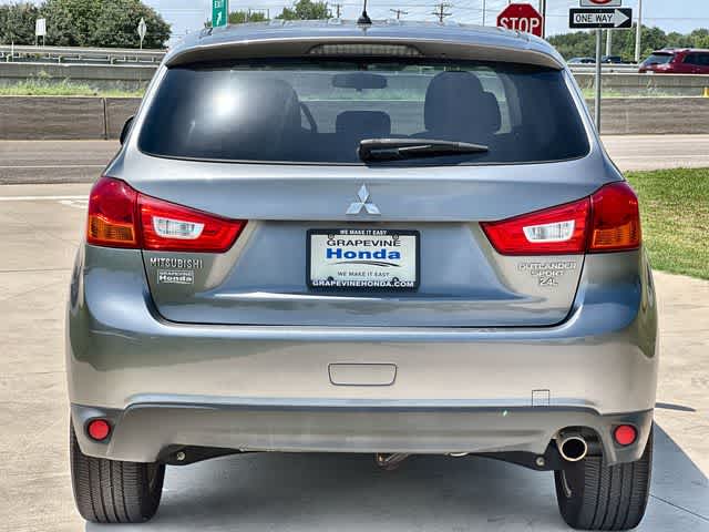 Thumbnail: 2015 Mitsubishi Outlander Sport - 6