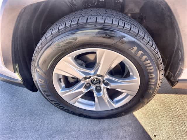 Thumbnail: 2021 Toyota RAV4 - 9