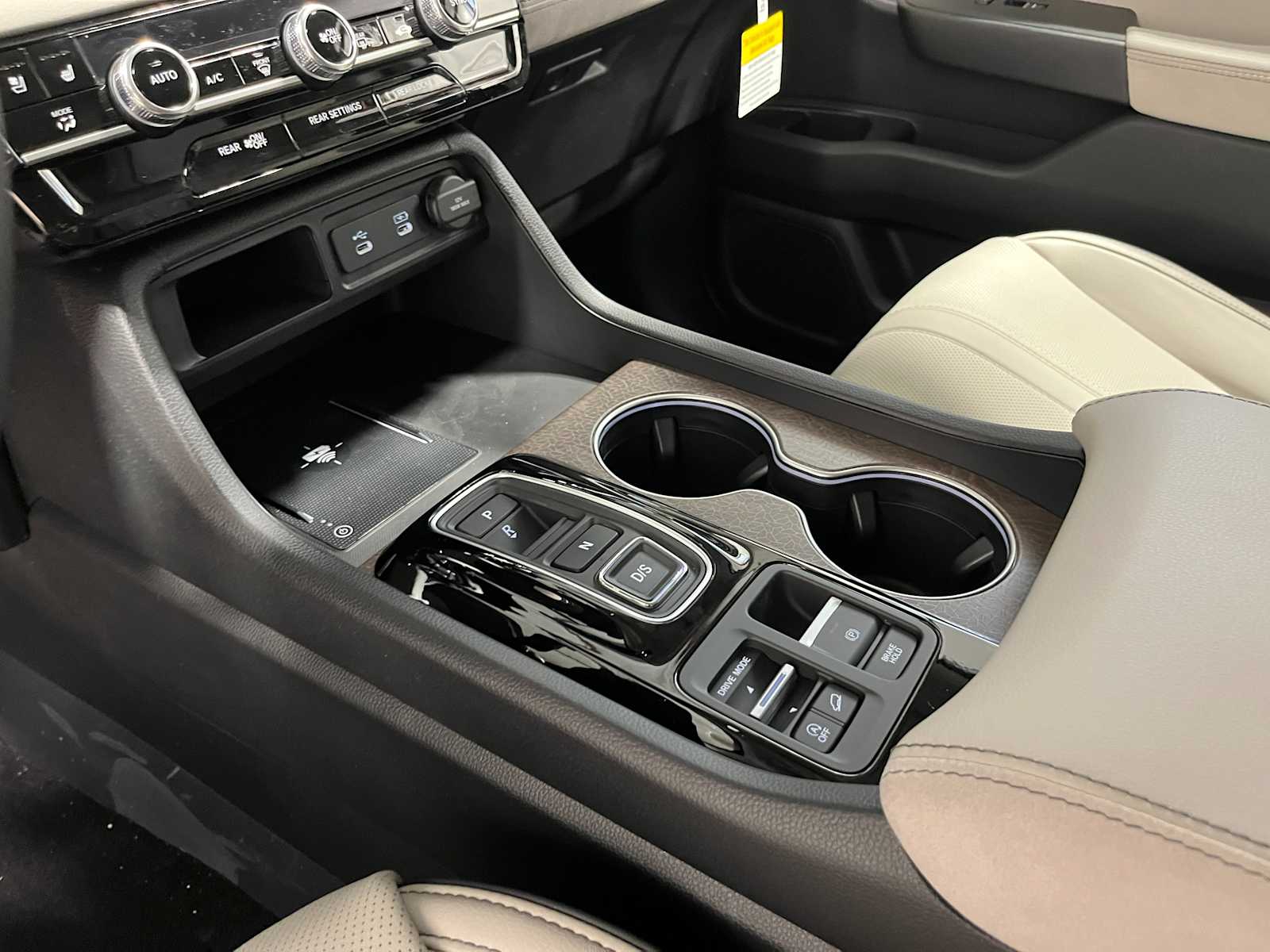 Thumbnail: 2026 Honda Pilot - 15