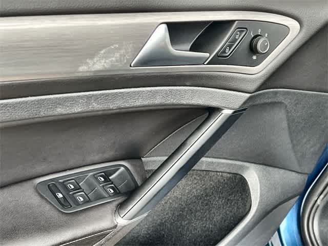 Thumbnail: 2015 Volkswagen Golf - 28