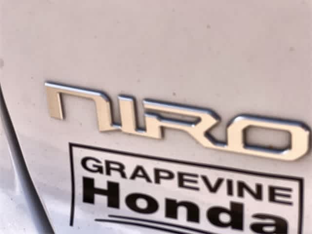 Thumbnail: 2023 Kia Niro - 8