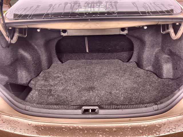 Thumbnail: 2011 Toyota Camry - 20