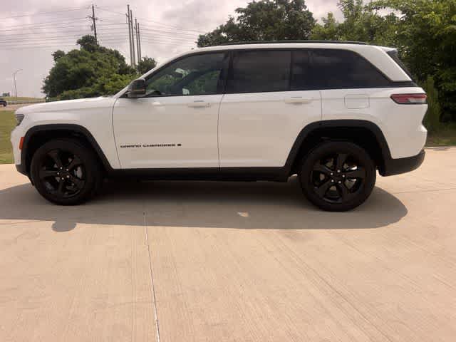 Thumbnail: 2024 Jeep Grand Cherokee - 4