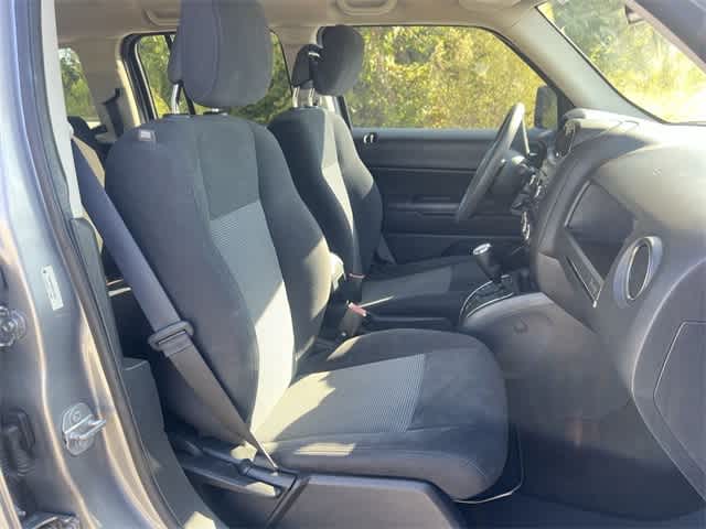 Thumbnail: 2015 Jeep Patriot - 12