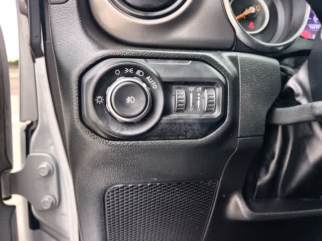 Thumbnail: 2022 Jeep Wrangler - 29