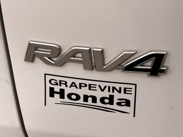 Thumbnail: 2021 Toyota RAV4 - 8